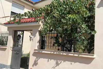 Image de 3 Bedroom V with Private Garage in the Center of Korça City with WiFi, Ac