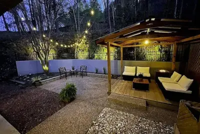 Image de Townhouse by the River