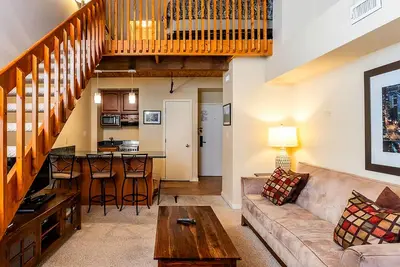 Image de Clean and cozy loft! Right at Mountain Inn!