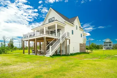 Image de Slow down and Sea the View in Beautiful Marshallberg, North Carolina.
