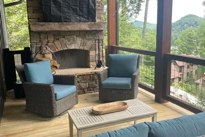 Image de Breathtakingly Beautiful Brand New Trillium Home