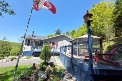 Image de Emsdale's Lakefront Getaway