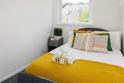 Image de Famille-Maison-Salle de bain privée séparée-Vue ville