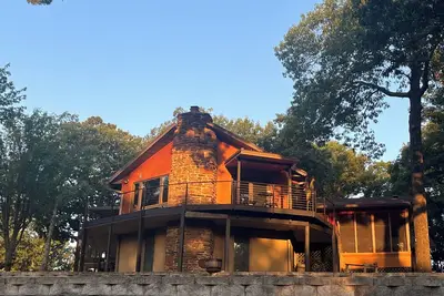 Image de Dun Lookin! Rustic Cabin Feel Lakeview home, 3 Bd, 2 bath, close to everything!