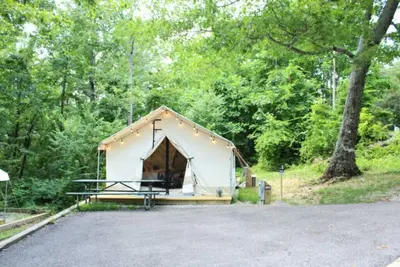 Image de Luxury Spacious Glamping, Lake View, Grill, Pool, Pet Friendly, Swim