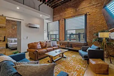 Image de Xchng King Bed Luxury Downtown, Xchng. Industrial Executive Loft w/ King Bed