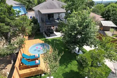 Image de Fun & Stylish House - A hidden oasis in the heart of Central East Austin