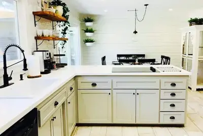 Image de Family\/ dog friendly house close to wedding venues\/wineries\/ downtown Fallbrook!
