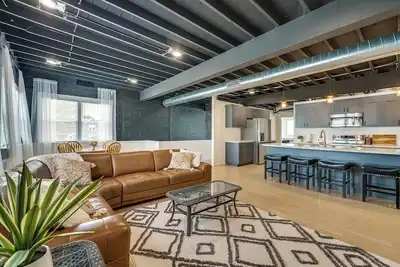 Image de Modernized St Clair Apartment: Walk to Boardwalk!