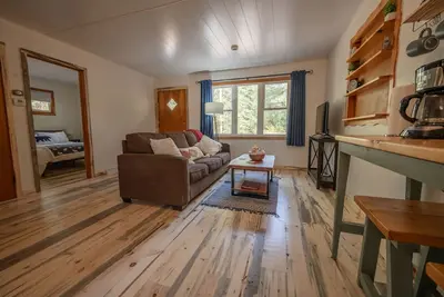 Image de Private cottage in the woods along the Somo River, on the trails!