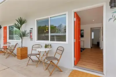 Image de The Spirit of Carp! 2bd 1ba, 2 Blocks to Beach, Walk Everywhere!