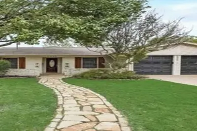 Image de Luxurious Home W\/Pool In Irving