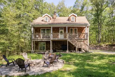 Image de Peaceful Cabin on 2. 5 Wooded Acres- 3 Bed/2. 5 bath