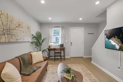 Image de The Schumacher Place - New 2 Br