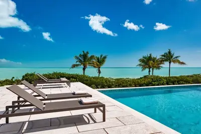Image de Clevelander Villa - 6-bedroom oceanfront villa located in the Long Bay area