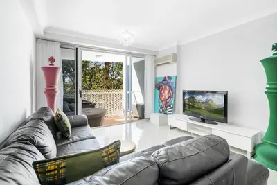 Broadbeach 1-Bed with Pools, Gym & Secure Parking
