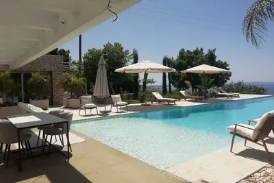 Image de Villa confortable Ă Patras avec bain moussant