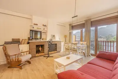 Image de Appartement de vacances \"Vall De Lord\" avec vue sur les montagnes, terrasse privée et Wi-Fi