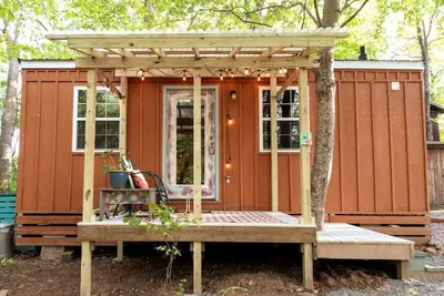 Ridgetop Tiny House | Displaced Locals/Workers