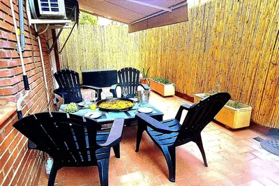 Image de Apartment with magnificent terrace just 5 min walk from the Arts and Sciences.