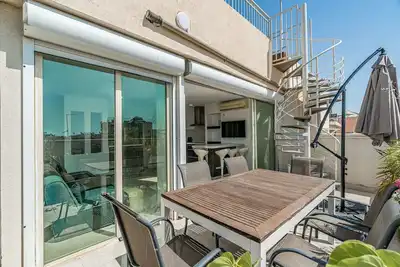 Penthouse 3br in Ben Yehuda By Holiday Rentals