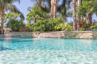 Image de 20% Off July Dates - Pool, Spa, Tiki Bar, Cls 2 Wineries!