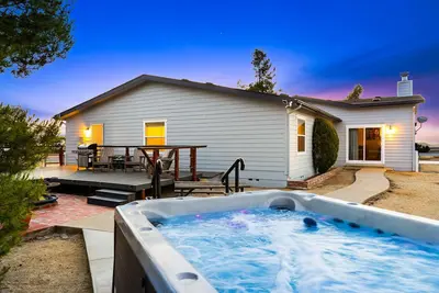 Image de 20% Off December! Hot Tub, Great Views, Lrg Patio