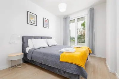 Rdr328 - Modern 2 bedroom Apt with rooftop pool + gym