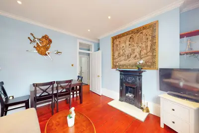 Classic Mayfair 1 Br Apartment