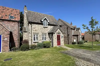 Image de Stunning Coastal Cottage - Sleeping 6 in 2 Bedrooms - Pool and Beach Access Included.