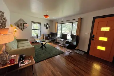 Image de Atomic Bungalow on Bunker Hill