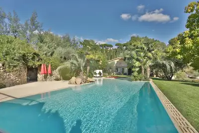 Image de Splendida villa con piscina, nel verde vicino Roma