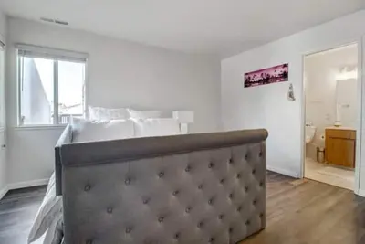 Image de Short Walk 2 Cannery Row&Bike Path! parking\n