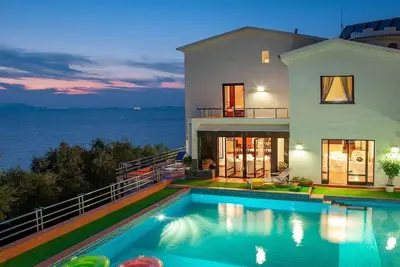 Image de Villa Silvalina With Private Pool and Amazing sea View in Sorrento Coast