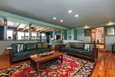 Image de Peace and solitude await you at Moon Valley Lodge in rural Jo Daviess County Il\n