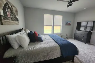 Image de Country Cozy! Well stocked, immaculate home. Great short or extended stays! \n