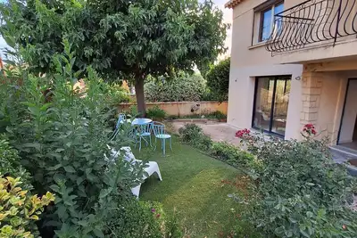 Image de Villa avec jardin au calme à 15 minutes des plages et calanques