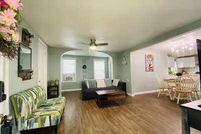 Image de Cheerful Bronson Cutie\n