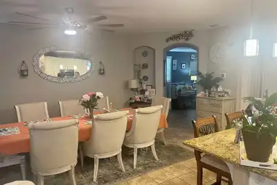 Image de Beautiful & Spacious 4 bedroom 3 full bath home, located in Palmdale, Ca