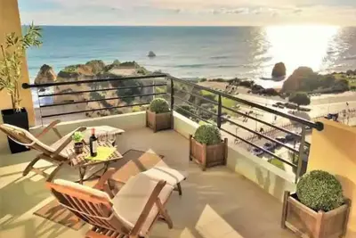 Image de Seaview Luxury Apartment A/c Wi-Fi garage