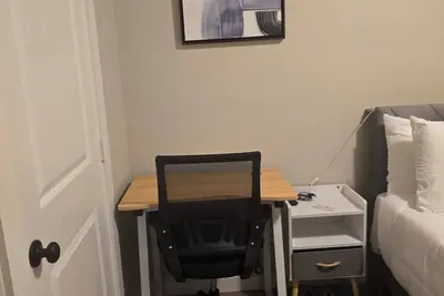 Image de 4 bedroom 2 bathroom in the heart of the town surrounded by nearby attractions