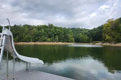 Image de Sapphire Cottage - Waterfront w/ Covered Dock & Slide, Gentle Slope to Water