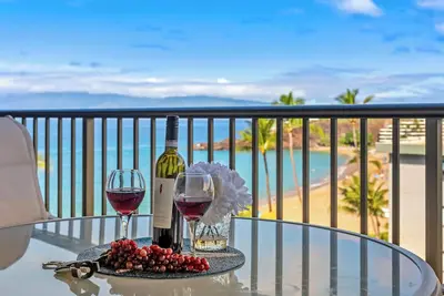 Image de Ocean View steps from beach, dining, shopping 708