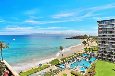 Image de Ocean View steps from beach, dining, shopping 856