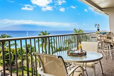 Image de Ocean View steps from beach, dining, shopping 857