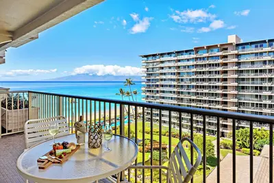 Image de Ocean View steps from beach, dining, shopping 874