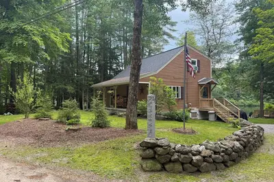 Image de Cozy Lakeside Year Round Retreat ☀️🛶 🎣 🏊 🍁 🎃 🍎 🎿🏂 ❄️  & 🐾 are welcome 😊