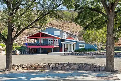 Image de Luxury high end home 30 minutes from Zion, huge parking lot, pet friendly!