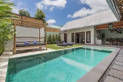 Image de New oberoi 4 bedr villa 5min from eat street&Beach