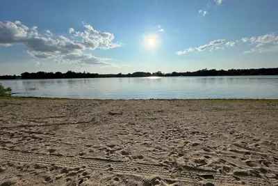 Image de Lake front Bliss/ Your perfect get away on the water.